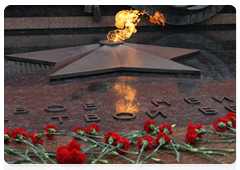 Prime Minister Vladimir Putin attends the solemn ceremony returning the Eternal Flame from Victory Park on Poklonnaya Gora to Alexandrovsky Gardens|23 february, 2010|11:43