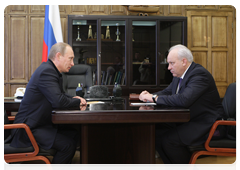 Prime Minister Vladimir Putin meets with Viktor Zimin, Prime Minister of Republic of Khakassia|25 february, 2010|12:30