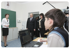 Prime Minister Vladimir Putin at secondary school No. 88 in Tyumen, which he visited during his working trip to the Urals Federal District|26 february, 2010|16:33