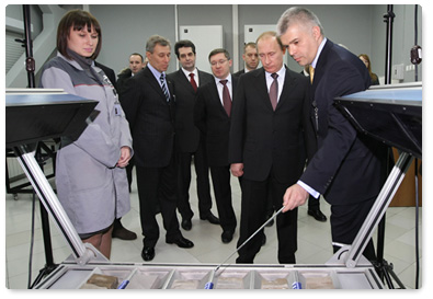 Prime Minister Vladimir Putin visits the TNK-BP Tyumen Oil Research Centre