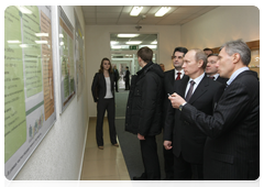 Prime Minister Vladimir Putin visiting the TNK-BP Tyumen Oil Research Centre|26 february, 2010|17:15