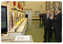 Prime Minister Vladimir Putin visiting the TNK-BP Tyumen Oil Research Centre|26 february, 2010|17:15