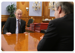 Prime Minister Vladimir Putin and conductor Valery Gergiyev, artistic director of the Mariinsky Theatre and People’s Artist of Russia|3 february, 2010|16:26
