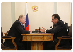 Prime Minister Vladimir Putin with Oleg Bogomolov, governor of the Kurgan Region|5 february, 2010|18:54