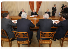 Prime Minister Vladimir Putin with United Russia party leadership|5 february, 2010|19:06