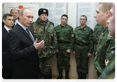 Председатель Правительства Российской Федерации В.В.Путин, находящийся с рабочей поездкой в Республике Башкортостан, посетил военную часть, где служили военнослужащие, погибшие на прошлой неделе в ходе боев с боевиками в Чечне|8 февраля, 2010|19:25