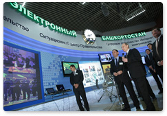 Prime Minister Vladimir Putin visits an exhibition on socio-economic conditions and information technologies in Bashkortostan