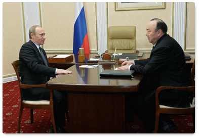Prime Minister Vladimir Putin meets with Bashkir President Murtaza Rakhimov
