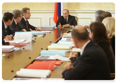 Prime Minister Vladimir Putin chairing the meeting on the Main Guidelines for Government Performance|9 february, 2010|19:21