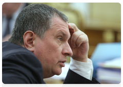 Deputy Prime Minister Igor Sechin before the meeting on the Main Guidelines for Government Performance|9 february, 2010|19:21