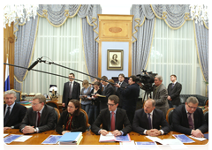 Председатель Правительства Российской Федерации В.В.Путин провел совещание по вопросу «О мерах по развитию жилищного строительства и обеспечению жильём граждан»|9 февраля, 2010|20:46