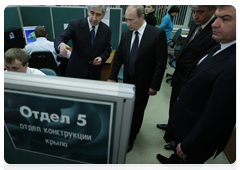 Prime Minister Vladimir Putin visiting the Sukhoi Aircraft Manufacturing Company|1 march, 2010|23:39