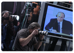 Prime Minister Vladimir Putin takes part in an online conference with representatives of the Indian public|12 march, 2010|13:02