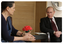 Prime Minister Vladimir Putin meets with the Chairperson of the United Progressive Alliance and the President of the Indian National Congress, Sonia Gandhi|12 march, 2010|16:55