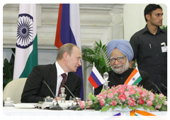 Prime Minister Vladimir Putin and Indian Prime Minister Manmohan Singh at a press conference following Russian-Indian talks|12 march, 2010|20:22