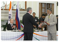 Agreements signed following Russian-Indian talks, Prime Minister Vladimir Putin and Indian Prime Minister Manmohan Singh hold press conference|12 march, 2010|20:29