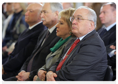 Rector of Lomonosov Moscow State University Viktor Sadovnichy, St Petersburg Governor Valentina Matviyenko, State Duma Speaker Boris Gryzlov and Moscow Mayor Yury Luzhkov at the expanded meeting of the Board of Trustees of the Russian Geographical Society|15 march, 2010|18:06