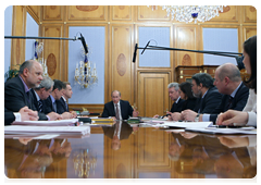 Prime Minister Vladimir Putin at a meeting on improving oversight, regulatory and licensing policies and government services in construction|15 march, 2010|19:29