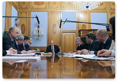 Prime Minister Vladimir Putin chairs a meeting on improving oversight, regulatory and licensing policies and government services in construction