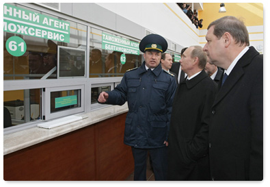 Russian Prime Minister Vladimir Putin and Belarusian Prime Minister Sergei Sidorsky visit the Kozlovichi-2 border checkpoint for freight in Brest, on the border between Belarus and Poland