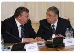 Head of the Federal Customs Service Andrei Belyaninov, left, and State Secretary of the Union State Pavel Borodin at the talks that Prime Minister Vladimir Putin had with Belarusian Prime Minister Sergei Sidorsky|16 march, 2010|18:34