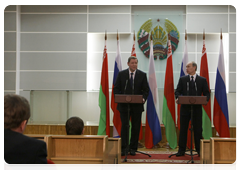Vladimir Putin and Sergei Sidorsky at a joint press conference after Russian-Belarusian talks and a meeting of the Council of Ministers of the Union State|16 march, 2010|22:14