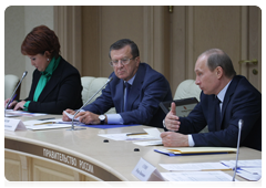 Prime Minister Vladimir Putin holds a videoconference to discuss preparations for the 2010 spring sowing season|19 march, 2010|15:13