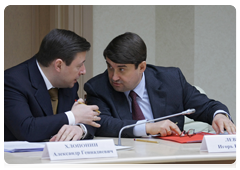 Deputy Prime Minister Alexander Khloponin, left, and Minister of Transport Igor Levitin at a meeting on preparations for the 2010 spring sowing season|19 march, 2010|15:17