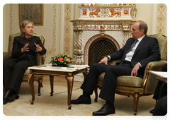 Prime Minister Vladimir Putin meeting with U.S. Secretary of State Hillary Clinton|19 march, 2010|20:14