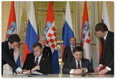 Three agreements are signed in the presence of Prime Minister Vladimir Putin and Croatian Prime Minister Jadranka Kosor following talks between the governments of Russia and Croatia