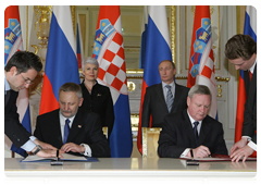 Three agreements were signed in the presence of Prime Minister Vladimir Putin and Croatian Prime Minister Jadranka Kosor following talks between the governments of Russia and Croatia|2 march, 2010|18:45