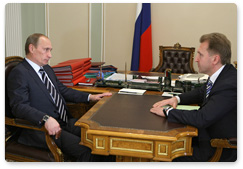 Prime Minister Vladimir Putin holds working meeting with First Deputy Prime Minister Igor Shuvalov