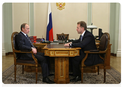 Prime Minister Vladimir Putin holding a working meeting with First Deputy Prime Minister Igor Shuvalov|20 march, 2010|11:15