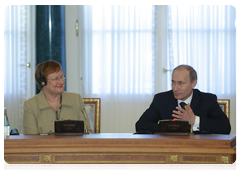 Председатель Правительства Российской Федерации В.В.Путин и Президент Финляндии Т.Халонен провели встречу с представителями деловых кругов Финляндии|22 марта, 2010|19:28