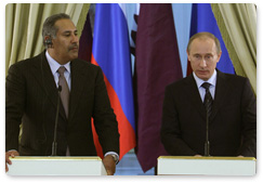 Prime Minister Vladimir Putin and Qatari Prime Minister and Minister of Foreign Affairs Hamad bin Jassim Al Thani speak to reporters following talks