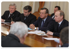 Prime Minister Vladimir Putin at a meeting with Ukrainian Prime Minister Nikolai Azarov|25 march, 2010|20:08