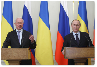 Prime Minister Vladimir Putin and Ukrainian Prime Minister Mykola Azarov hold joint news conference following Russian-Ukrainian talks