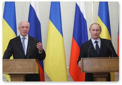 Prime Minister Vladimir Putin and Ukrainian Prime Minister Mykola Azarov hold joint news conference following Russian-Ukrainian talks