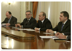 Prime Minister Vladimir Putin meets with President of Abkhazia Sergei Bagapsh|26 march, 2010|11:12