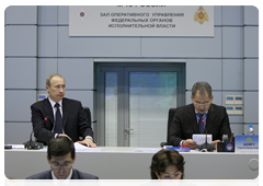 Prime Minister Vladimir Putin at an expanded meeting of the Government Commission on Emergency Prevention, Emergency Relief, and Fire Safety|26 march, 2010|16:23