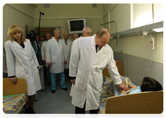 Prime Minister Vladimir Putin visiting victims of Moscow Metro terrorist attacks at Botkin Municipal Hospital|29 march, 2010|22:45