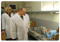 Prime Minister Vladimir Putin visiting victims of Moscow Metro terrorist attacks at Botkin Municipal Hospital|29 march, 2010|22:46