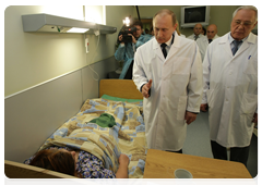 Prime Minister Vladimir Putin visiting victims of Moscow Metro terrorist attacks at Botkin Municipal Hospital|29 march, 2010|22:47