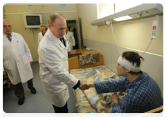Prime Minister Vladimir Putin visiting victims of Moscow Metro terrorist attacks at Botkin Municipal Hospital|29 march, 2010|22:48