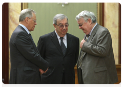 President of the Russian Academy of Sciences Yury Osipov, President of the Russian Chamber of Commerce and Industry Yevgeny Primakov and Rector of the  Bauman Moscow State Technical University Igor Fedorov|3 march, 2010|16:35
