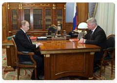 Prime Minister Vladimir Putin and Mikhail Shmakov,Chairman of the Federation of Independent Trade Unions of Russia|30 march, 2010|18:55