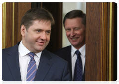 Minister of Energy Sergei Shmatko and Deputy Prime Minister Sergei Ivanov before the Government meeting|4 march, 2010|17:07