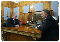 Prime Minister Vladimir Putin had a meeting with Governor of the Khabarovsk Territory Vyacheslav Shport|4 march, 2010|18:21