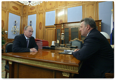 Prime Minister Vladimir Putin meets with Governor of the Khabarovsk Territory Vyacheslav Shport