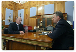 Prime Minister Vladimir Putin meets with Governor of the Khabarovsk Territory Vyacheslav Shport